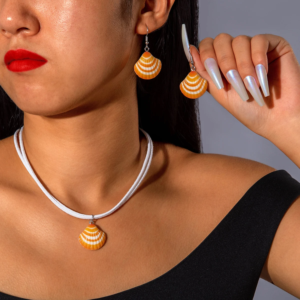 Богемные серьги-подвески docona в виде ракушек, белый веревочный кулон, ожерелье, ювелирные наборы для женщин, праздничные аксессуары, оптовая продажа, подарок Богемные серьги-подвески docona в виде ракушек, белый веревочный кулон, ожерелье, ювелирные наборы для женщин, праздничные аксессуары, оптовая продажа, подарок