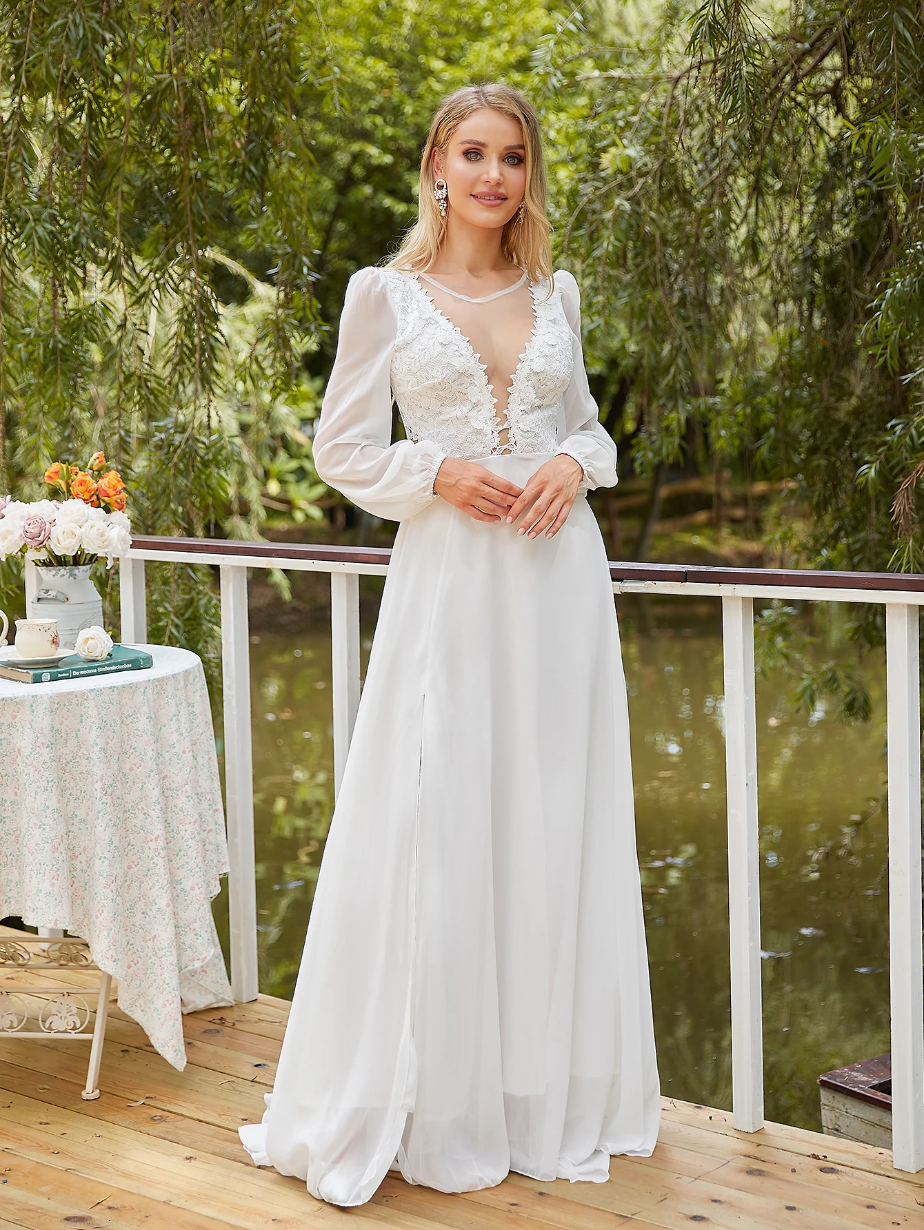 Women\'s V-Neck Lace Beach Wedding Dress With Slit Long Sleeve Chiffon Bohemian Bridal Dress 2024