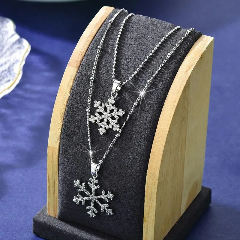

High-end double-layer snowflake sweater chain, fashionable clothing necklace, versatile and simple necklace pendant