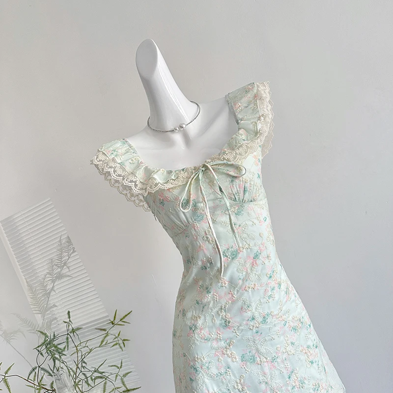 Sommer Floral Camis Kleid Koreanische Süße Square Neck Fliegen Sleeve EINE Linie Kleid Harajuku Kawaii Ärmellose Spitze Patchwork Vestidos