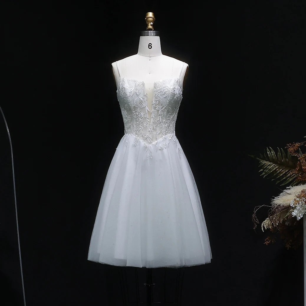 Sharon Said Weißes Homecoming-Kleid mit Spaghettiträgern und tiefem V-Ausschnitt, floral verziert, Dubai, kurzes Cocktail-Abschlussballkleid, RM140, maßgeschneidert – Detail 5