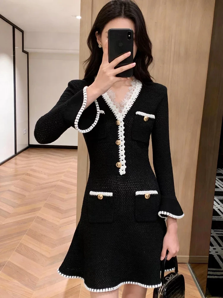 Contrasting-color V-neck knitted dress - elegant, waist-shaping for slimming, versatile for daily wear, A-shaped short skirt