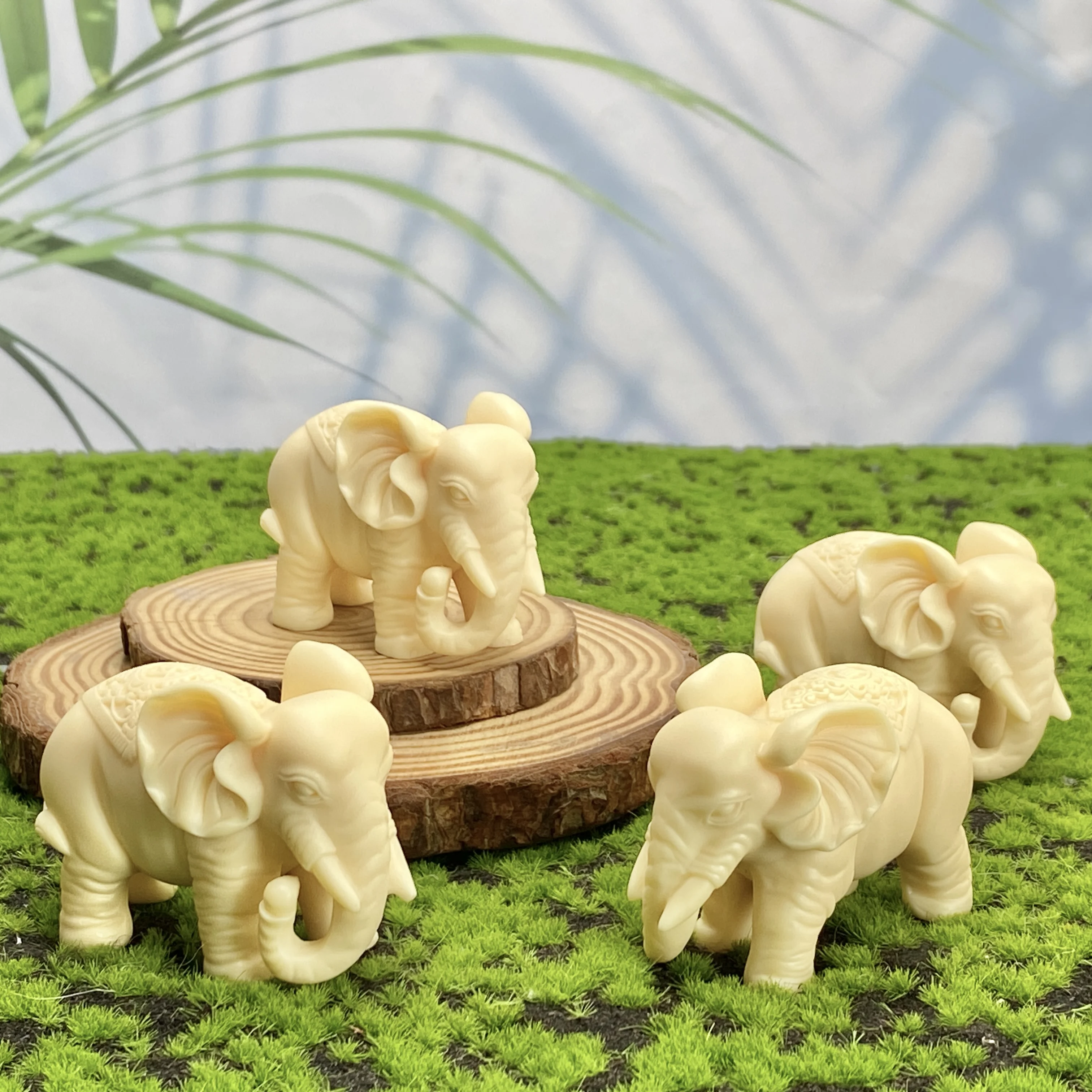 

Random 1PC High Quality Ivory Nut Big Elephant Decoration Natural Crystal Raw Stone, Birthday gift, Scene decoration.