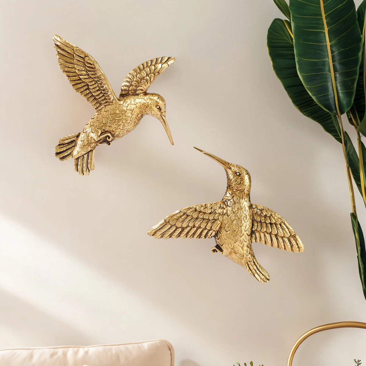 1PC, Resin Material, Interior Decorative Wall Hanging in the Shape of a Flying Hummingbird