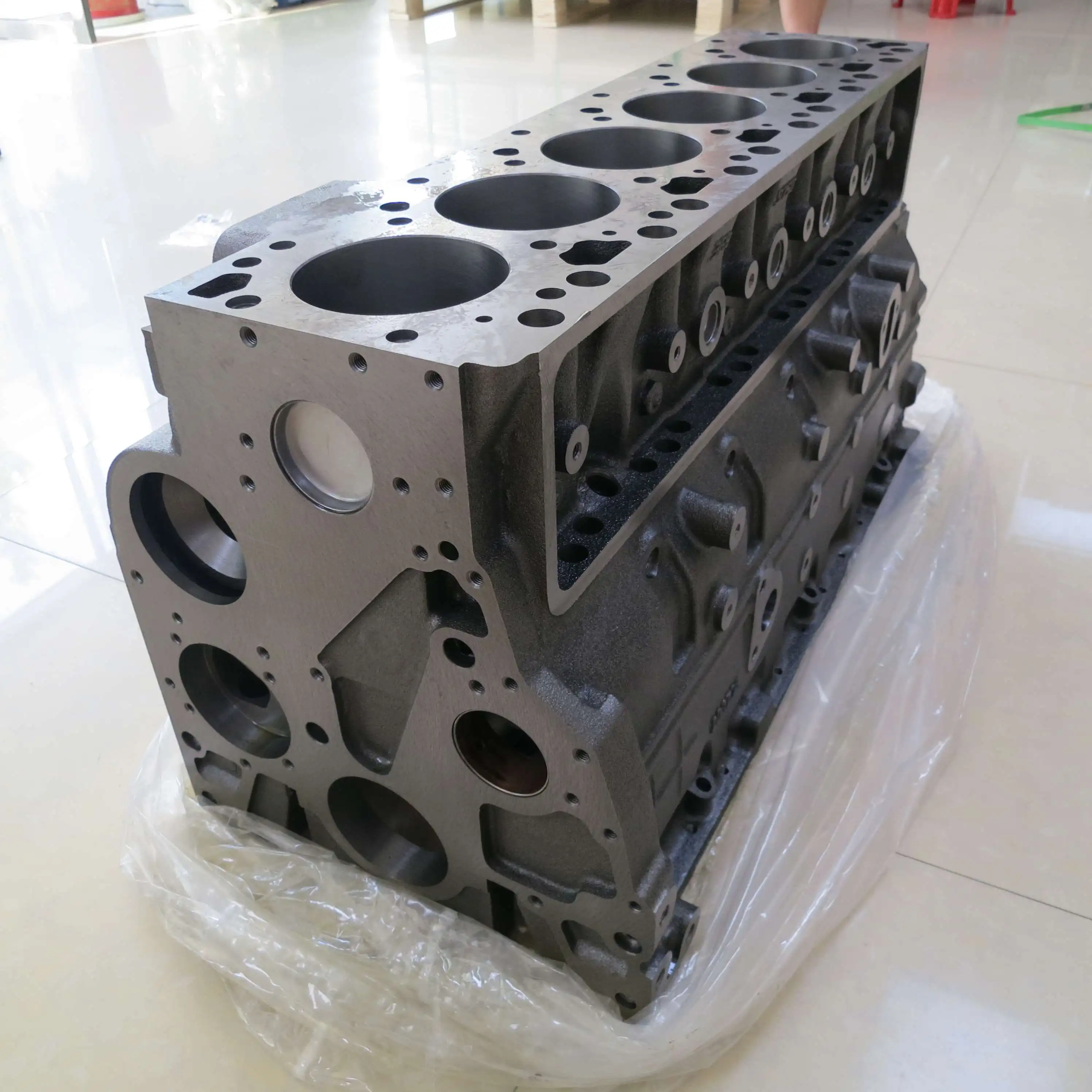 Wholesale Diesel Engine Spare Parts 6L Cylinder Block 3905806 3802997