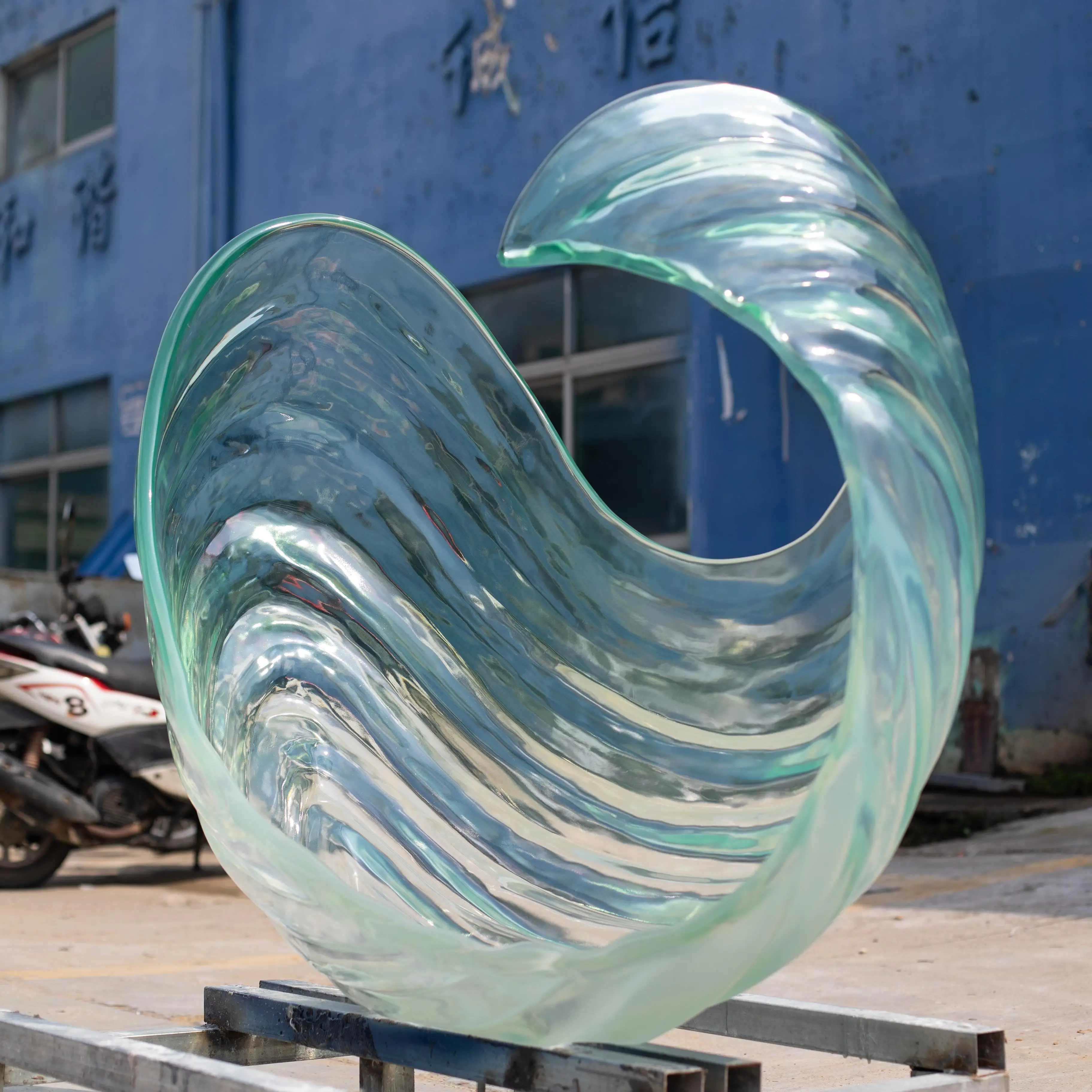 *&z Wholesale Custom Transparent Resin Blue Irregular Eco-Friendly Hand-painted Christmas Model Decorative Indoor Sculpture~.