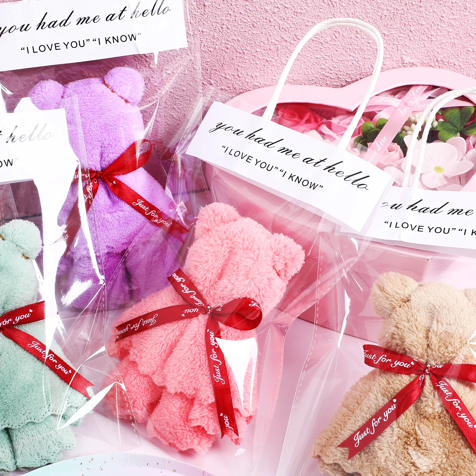 

12 Pcs Bear Shaped H kerchief Coral Fleece Face Towel Blue Purple Pink Green Coffee White Each 2 Transparent Bag Shower Party