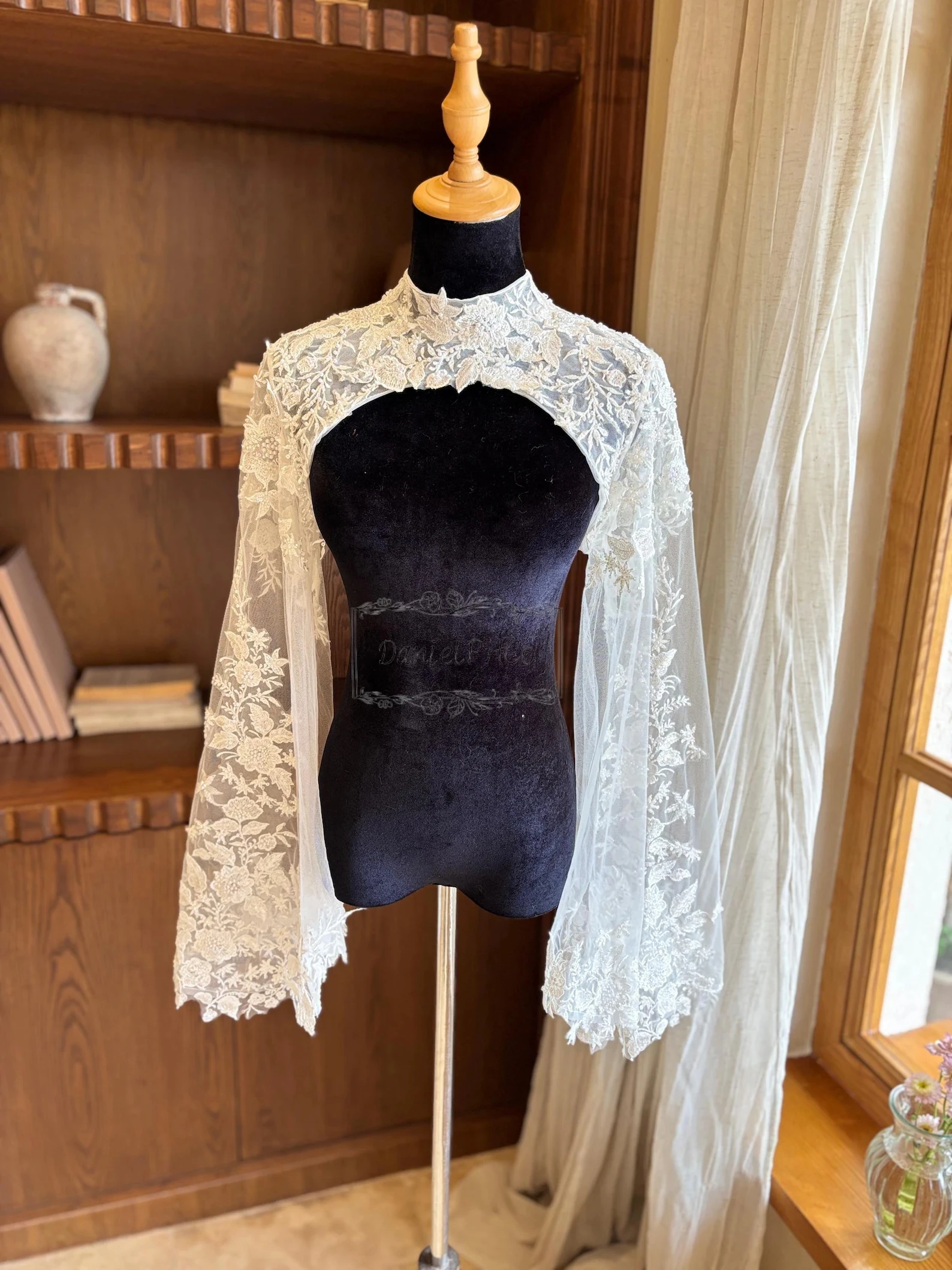 Свадебные болеро из бисера по индивидуальному заказу, кружевные аппликации, блестящие длинные рукава, высокий вырез, замочная скважина сзади, жакты для невесты, свадебные накидки