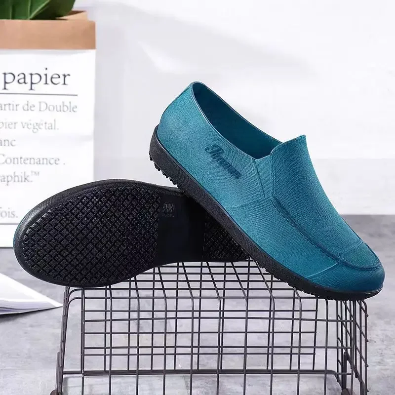 Men\'s Rain Shoes Outdoor Fishing Oil Resistant and Waterproof Chef Shoe Non Slip Water Shoes Men Garden Rubber Rain Boot PVC