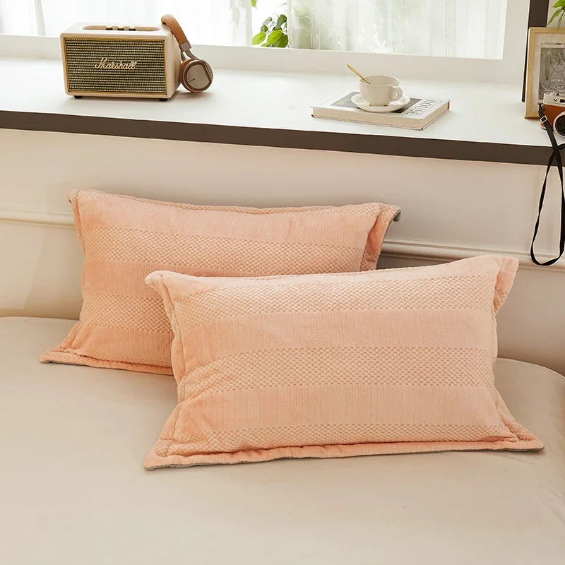 2PCS Thick Warm Winter Pillowcase ,Velvet Flannel Skin-Friendly Pillowshams,Fluffy Fabric Pillow Covers Super Soft Home Textiles