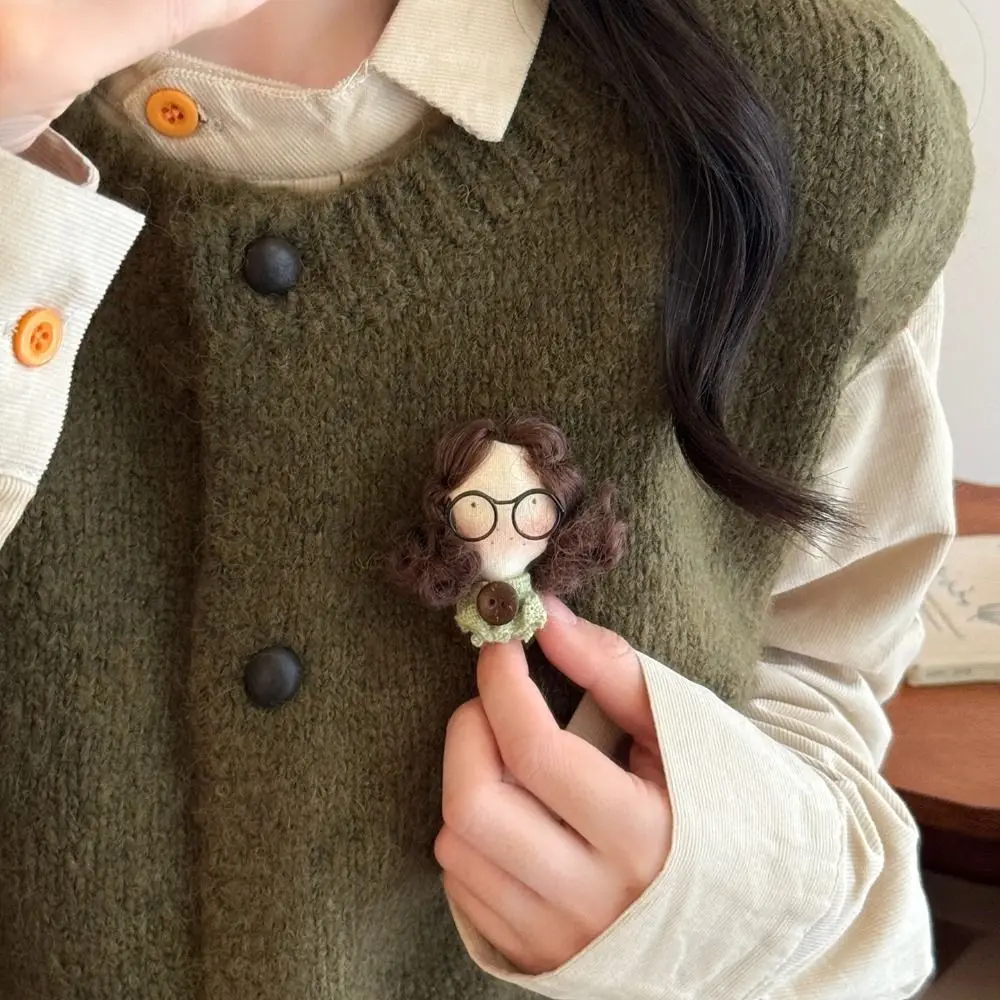 Curly Hair Girl Cloth Fabric Brooch Cute Retro Cartoon Sweater Pin Pin Accessories Little Rabbit Brooch Clothing Accessory
