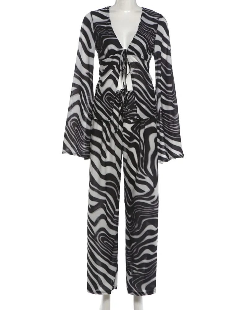 Weird Puss Stripe Patchwork 2-teiliges Set für Damen, Oberteil mit Schnürung, offenem Kragen, langen Ärmeln und Oversize-Schnitt + lange Hose mit Kordelzug – Detail 3