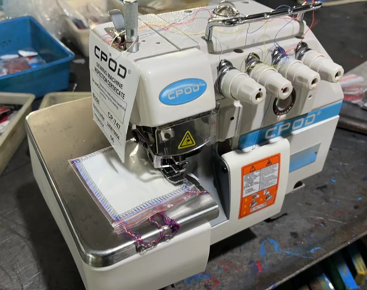 

Gold Seller QK-757 Hot Sale Belt Tyep 5 Threads Overlock Industrial Sewing Machine with Cheap Price