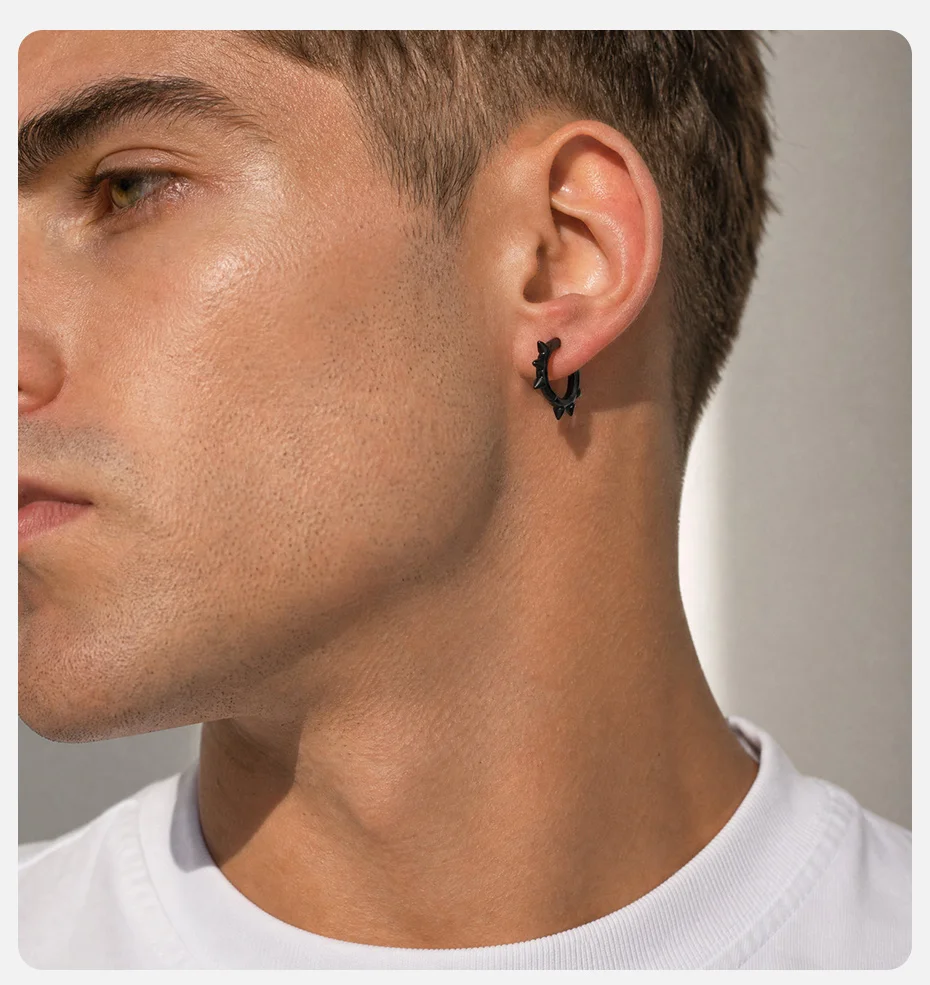 Vnox Edelstahl-Spike-Creolen für Männer, Punk-Stil in Schwarz, Silber und Gold, Nieten-Huggie-Ohrring, Hypoallergener Schmuck als Geschenk – Detail 2