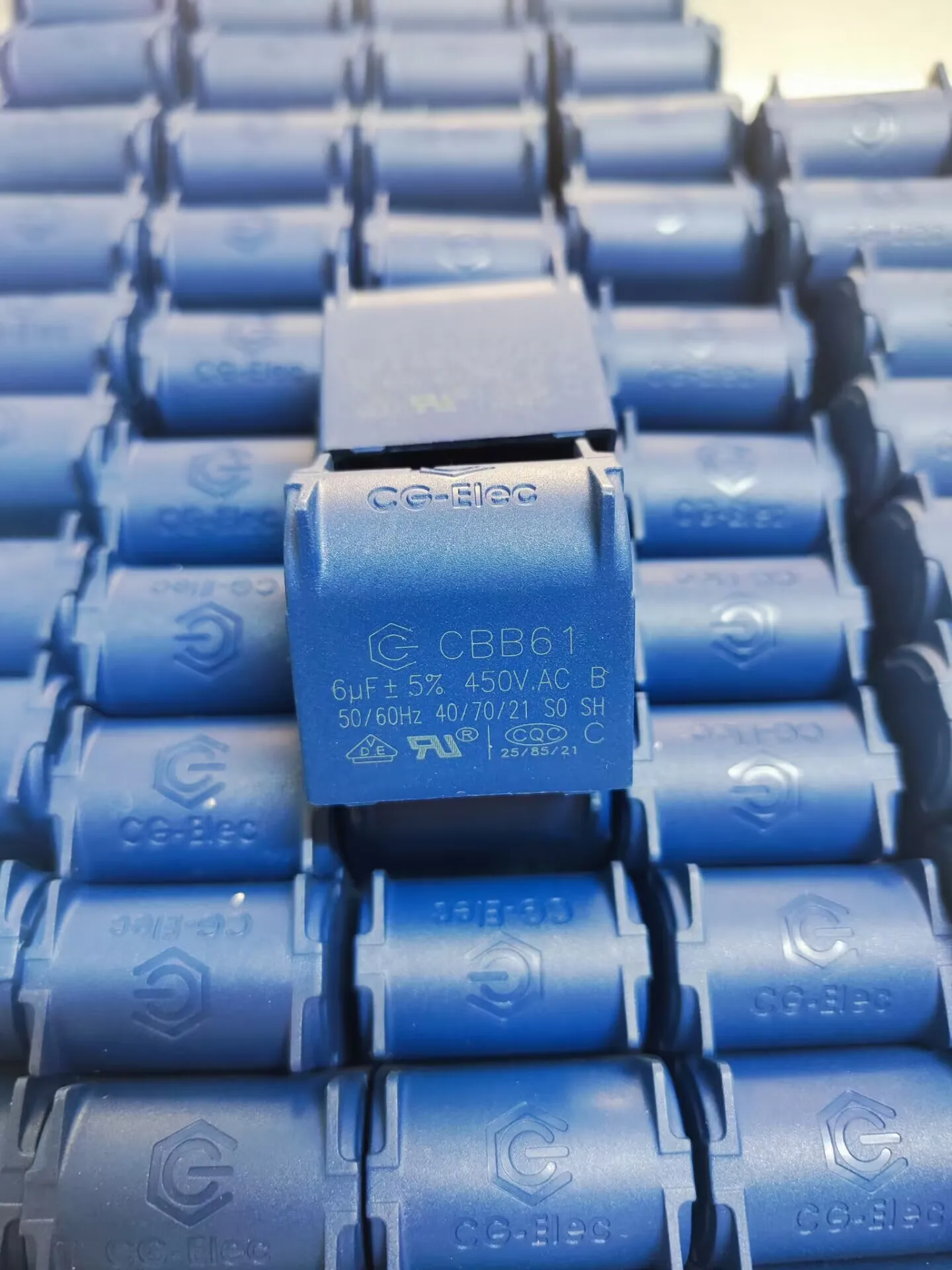Brand new original Chuangge CBB61 4/4.5/6/7UF 450VAC Platinum machine stepless safety standard capacitor