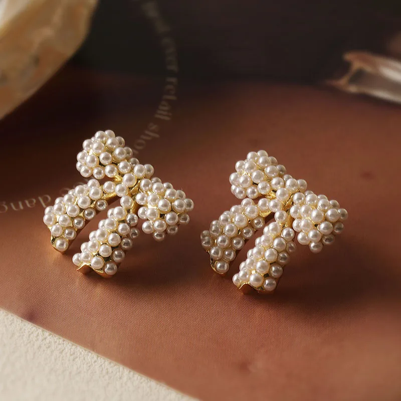 HECHENG, French Temperament Light Luxury Style Pearl Earrings Female Niche Design Senior Sense Of water Drop Bow Flower Petal