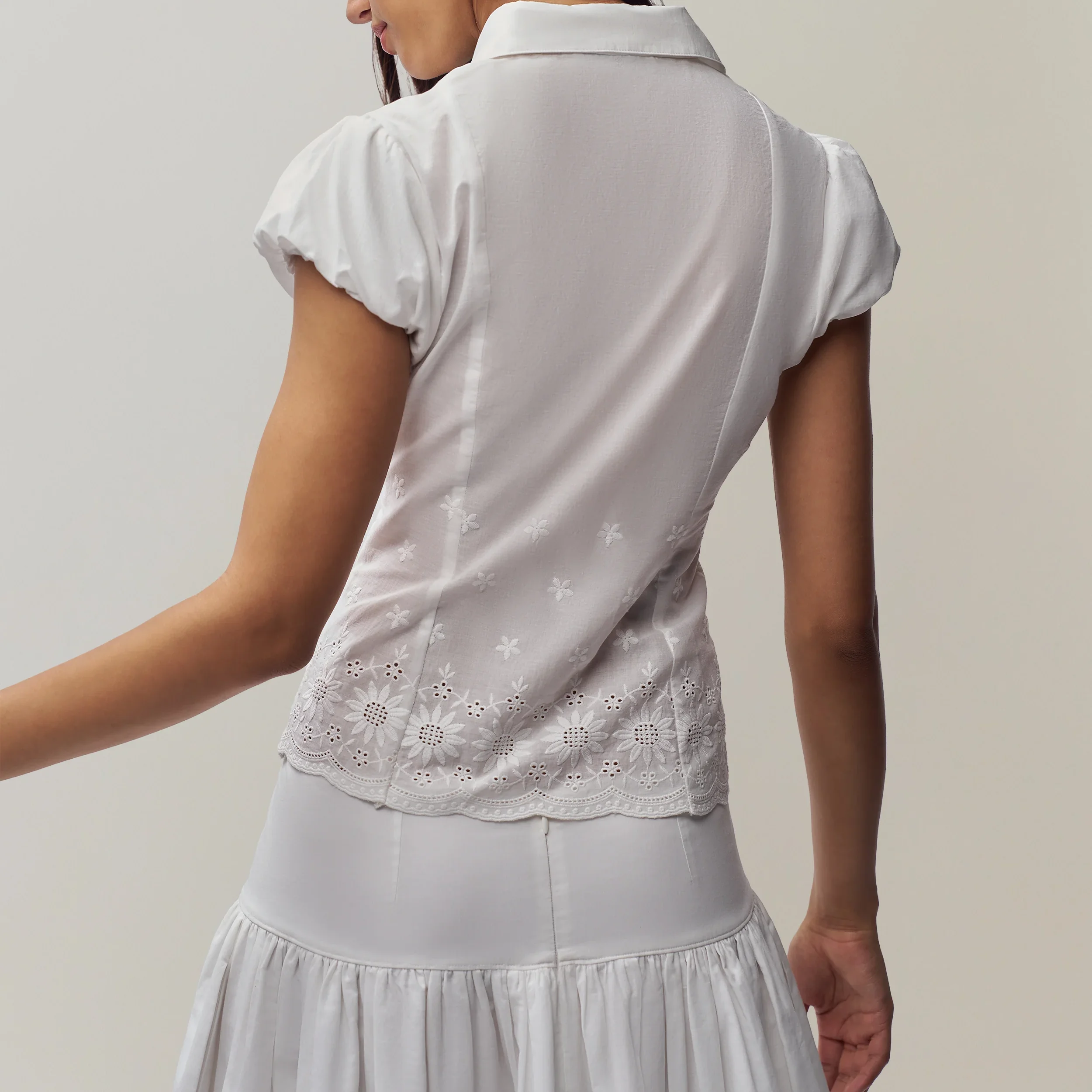 Guz French-Style Embroidered Shirt with Puff Sleeves and a Slightly Sheer Doll Collar, Slim-Fit Short T-Shirt with Pleated Waist and Cut-Out Lace Hem, Vintage Pastoral Style Embroidered Short-Sleeve Top view 3