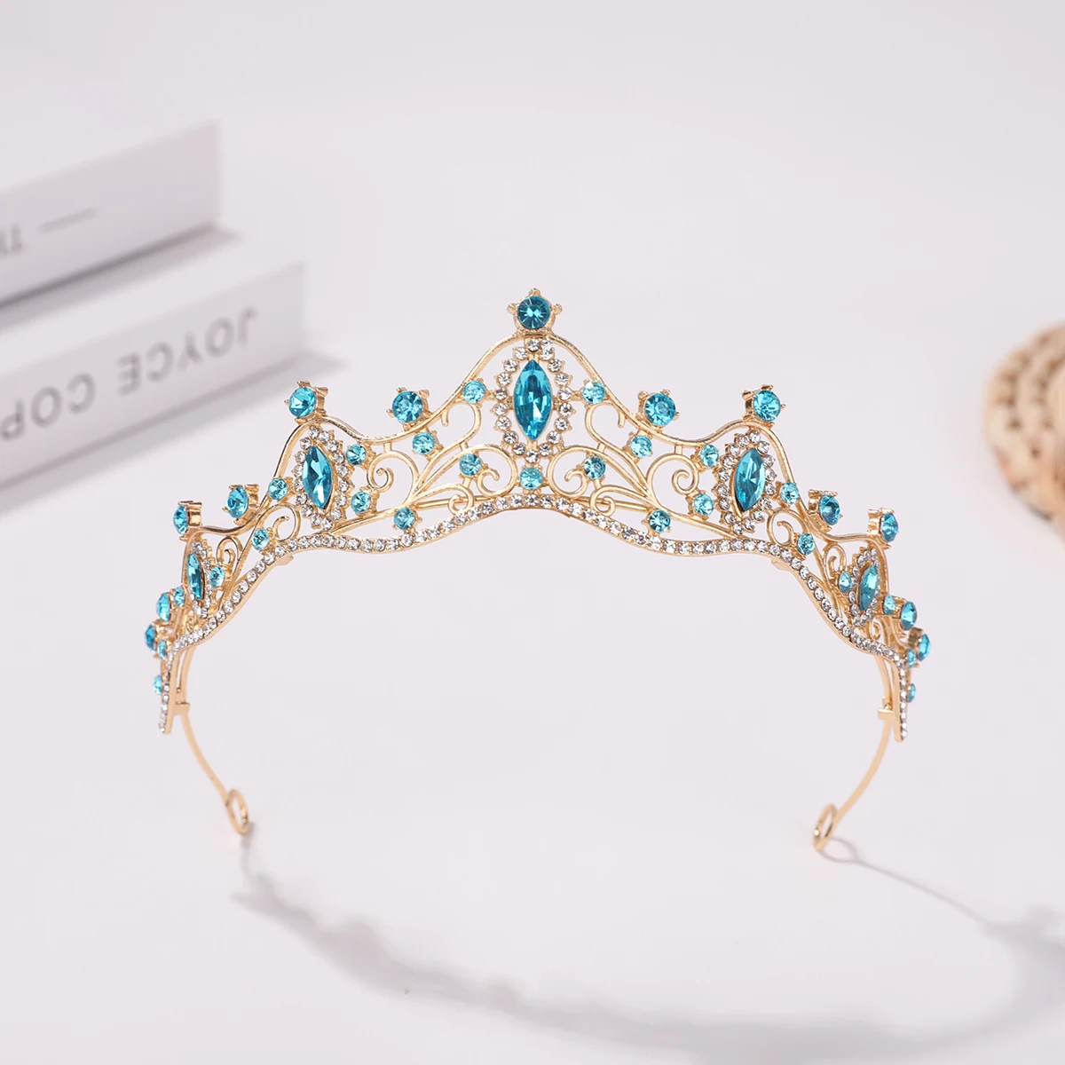 Girl\'s birthday tiara bridal wedding hair accessories Korean simple wedding dress children\'s performance tiara accessories.