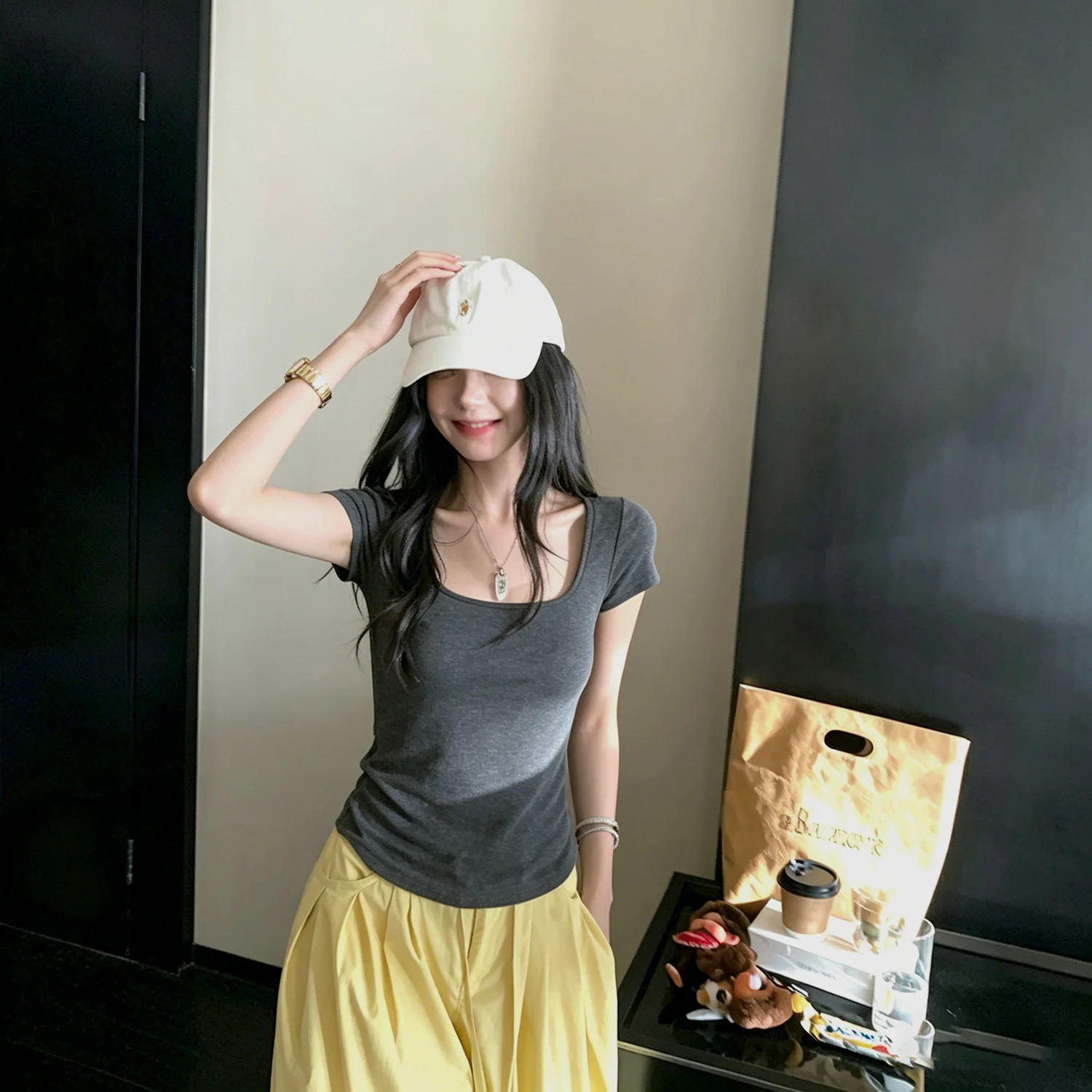 Slim Fit Short Sleeve U-Neck T-Shirt Women's 2026 New Style with Chest Pad Hidden Luxury High-End Feeling Short Top