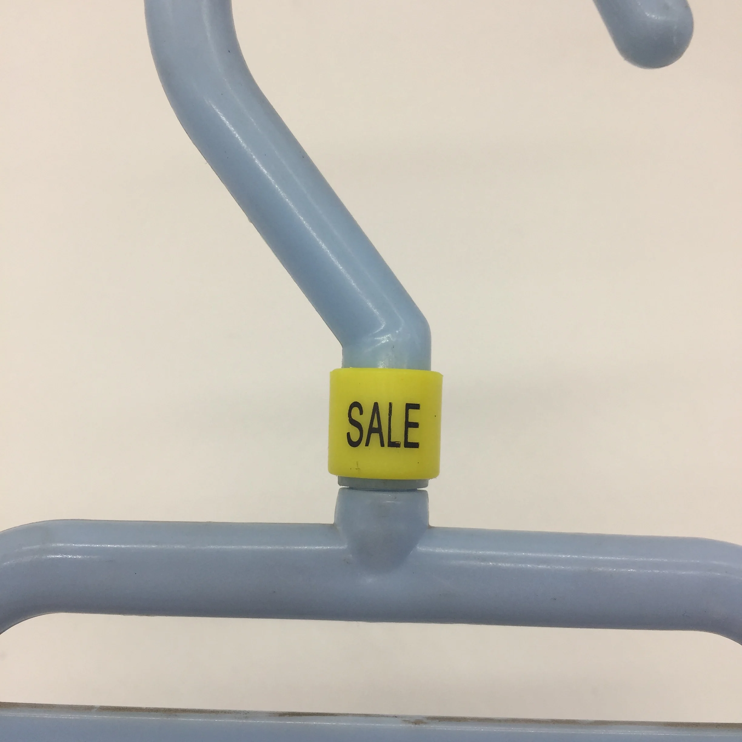 

100 PCs/Bag Plastic Size Markers for Hangers Pre-Printed Size Labels SALE LOGO FOR Clothes Hanger Tags