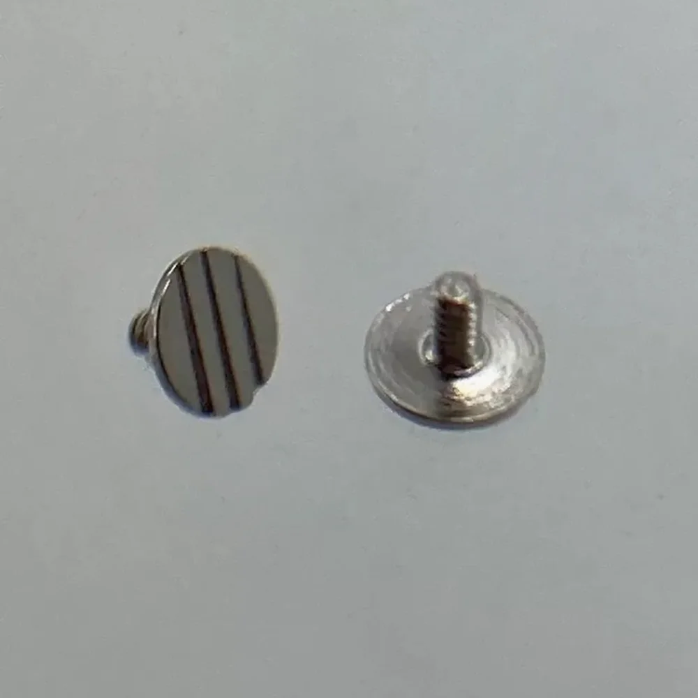 

Watch Accessories Date Wheel Screws Suitable for 2135 Movement Substitute Reverse Thread Screw Model Number 5624