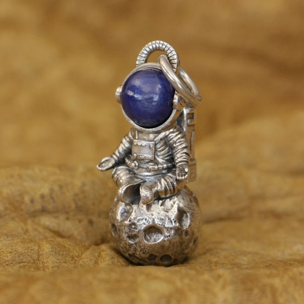 

LINSION 925 Sterling Silver Blue Astronaut Helmet Earth Guardian Mens Biker Punk Pendant TA346