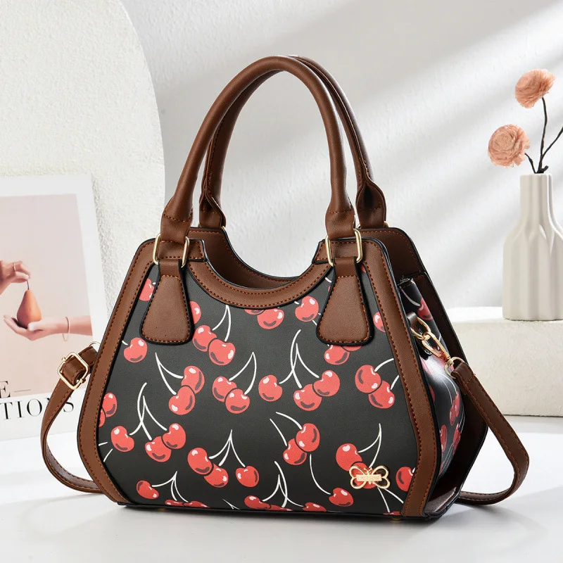 

Дизайнерская сумка через плечо, новинка 2025, женская большая сумка через плечо, повседневная модная легкая пригородная сумка из мягкой кожи, шикарная