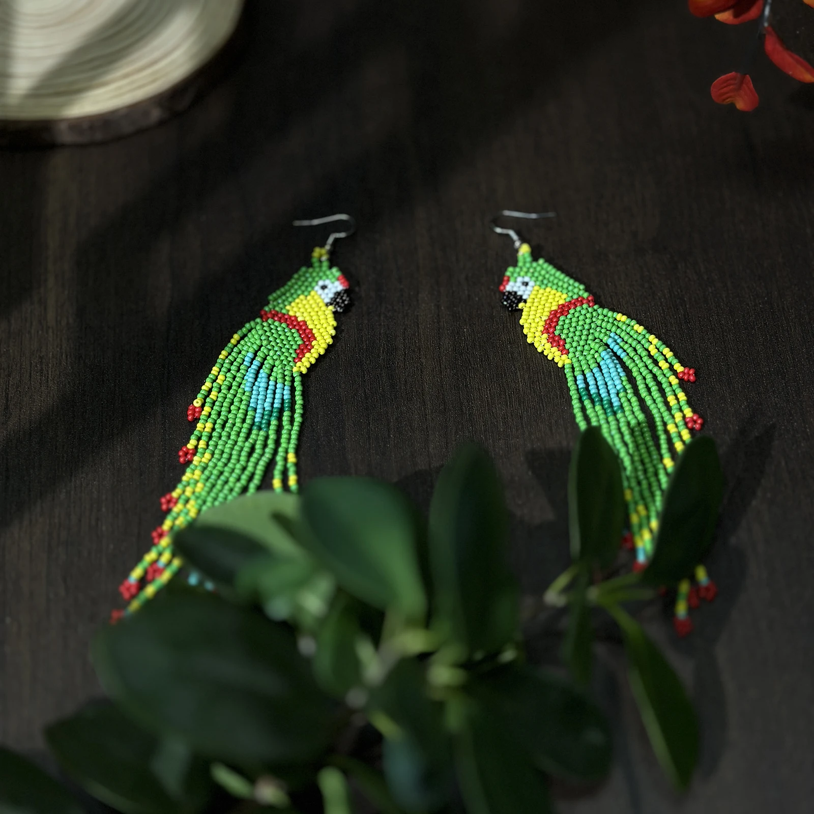 Glasperlen-Ohrringe mit Papageien-Design, Böhmische Fransen-Ohrringe, Samenperlen-Strang-Ohrringe, Damenschmuck für den Alltag – Detail 9
