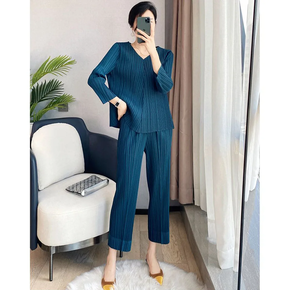 

Women's Pleated Fashion Loose Suit Women's Spring And Autumn New Loose Coat Straight Pants Simple Solid Color Two-Piece Suit