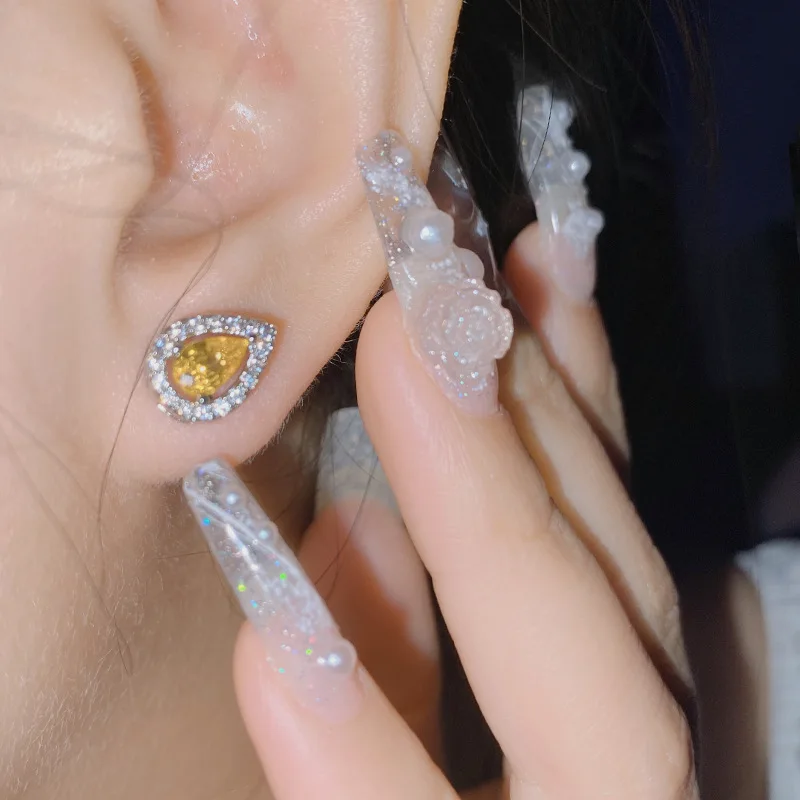 

MDLFES Moissan Diamonds Style 18K Plated Simple Temperament Girls Crystal and Diamond Earrings