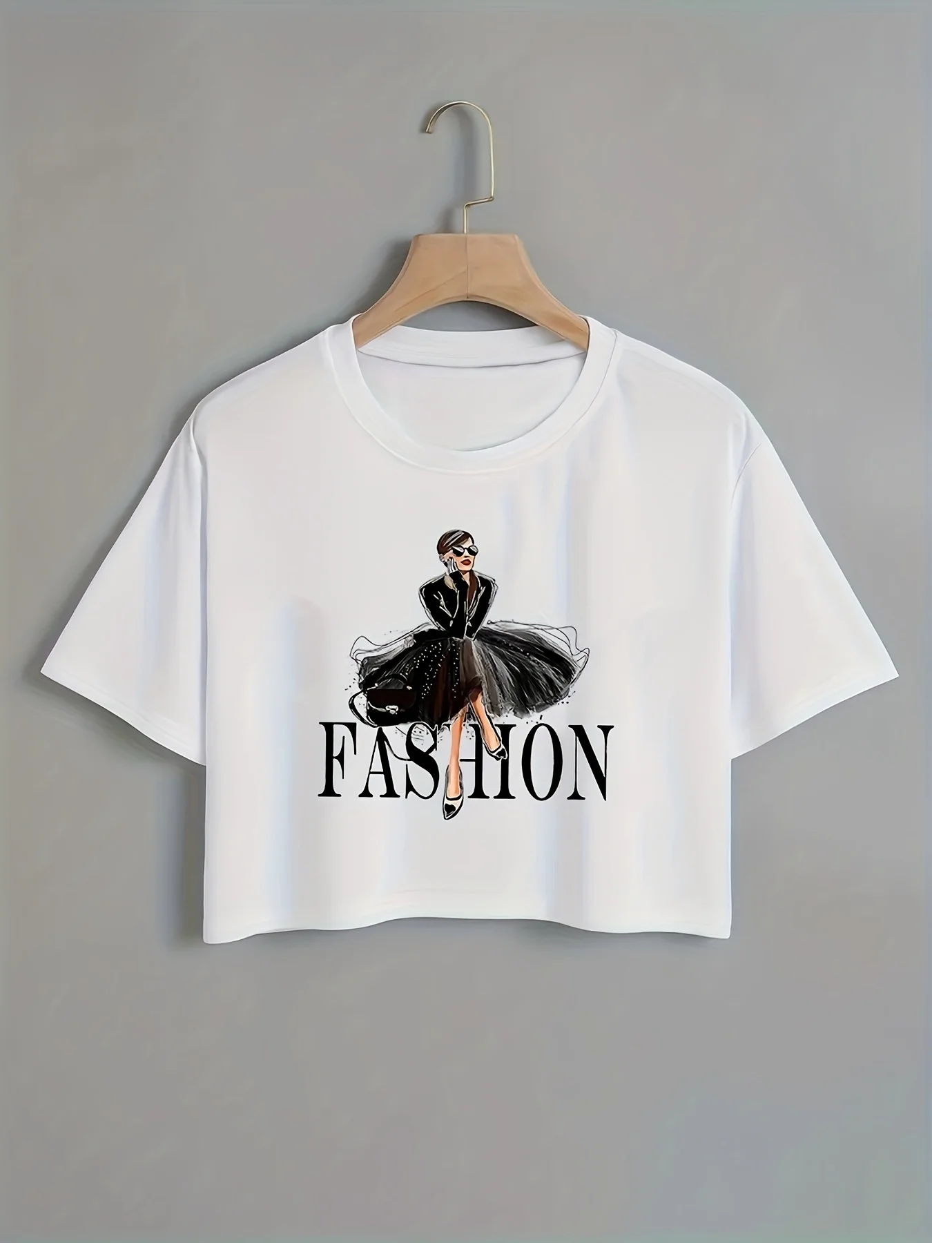 

Women's White Short Cropped T-Shirt with "FASHION" Lettering Harajuku Sleeve Casual Clothing Street Tops Tees Aesthetic Clothes