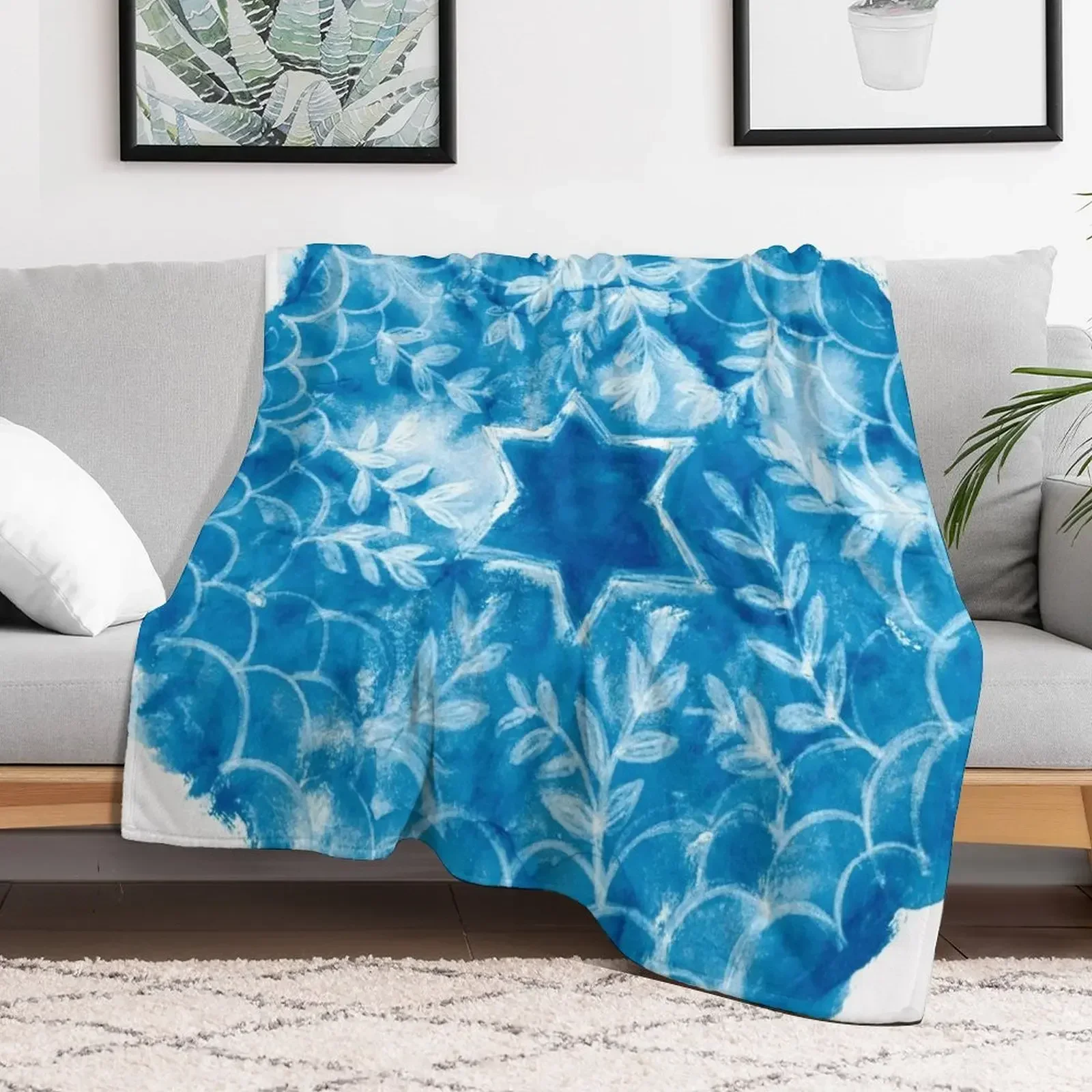 

Hanukkah Star, Round in Blue Watercolor with Floral White Ink Throw Blanket Beautifuls Cute Plaid Blankets