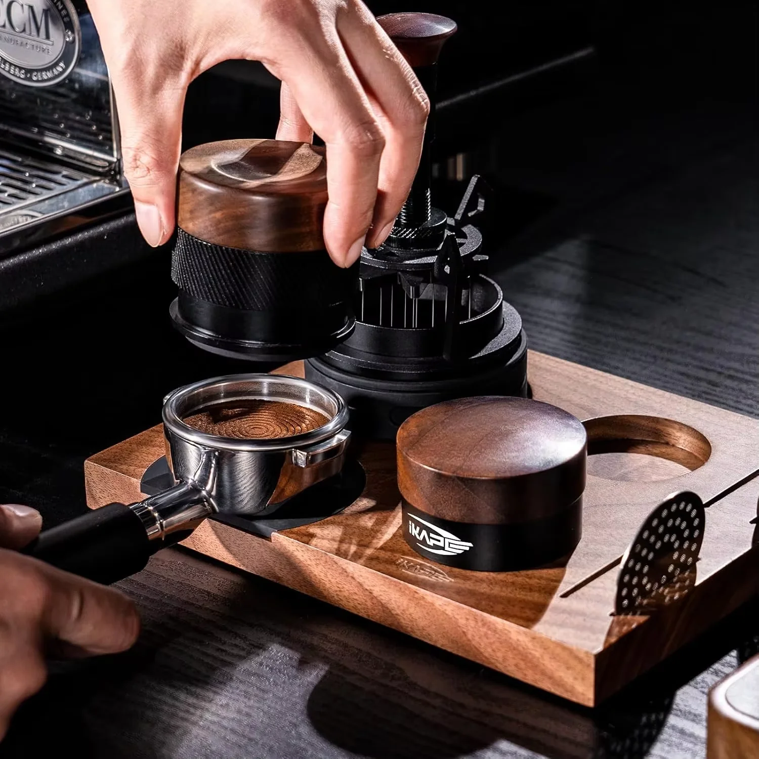 IKAPE Wooden Coffee Distributor , Espresso Gravity Distributor with Titanium PVD Coating Base for 51/54/58mm Portafilters