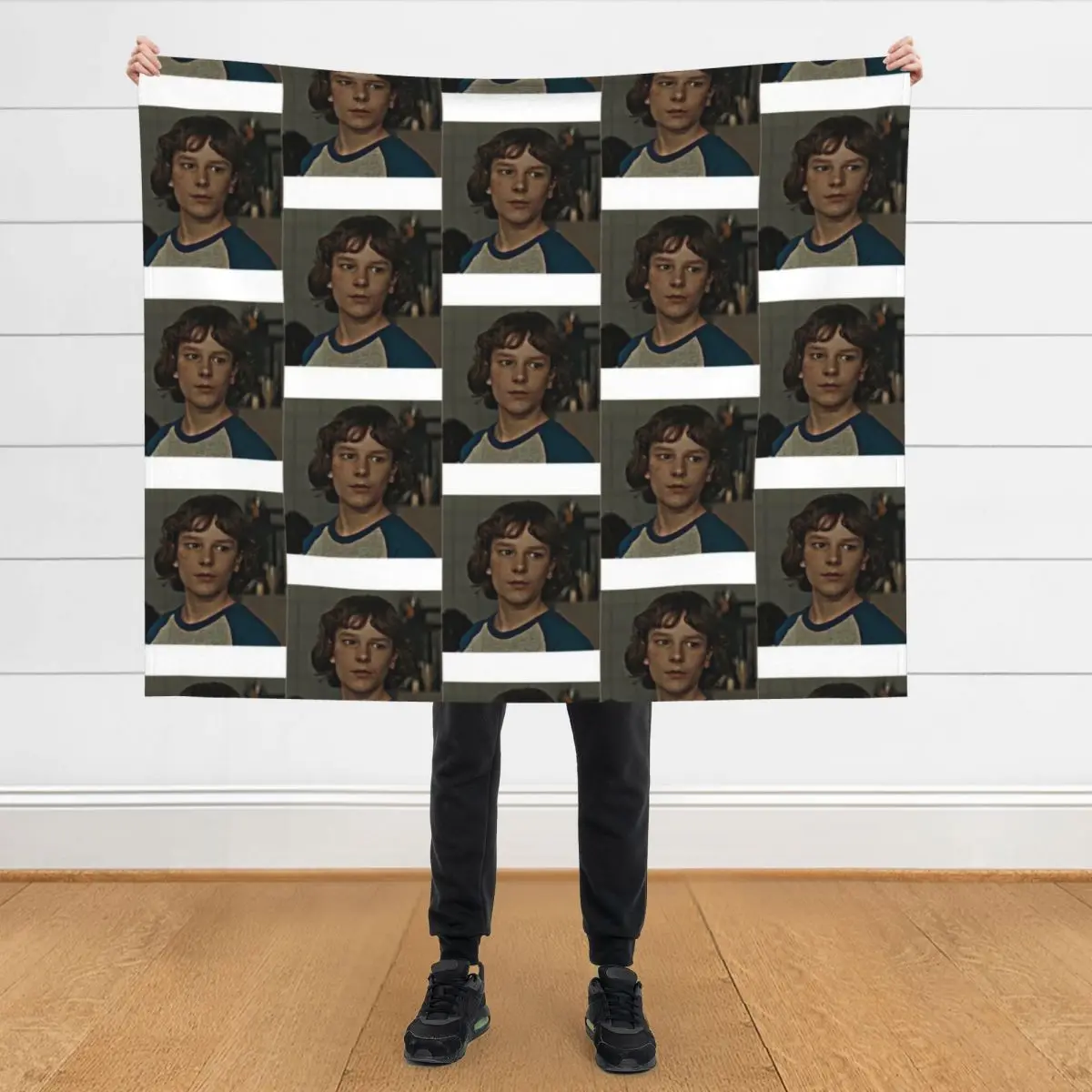 

Finney Blake Throw Blanket manga Beautifuls Furry Blankets