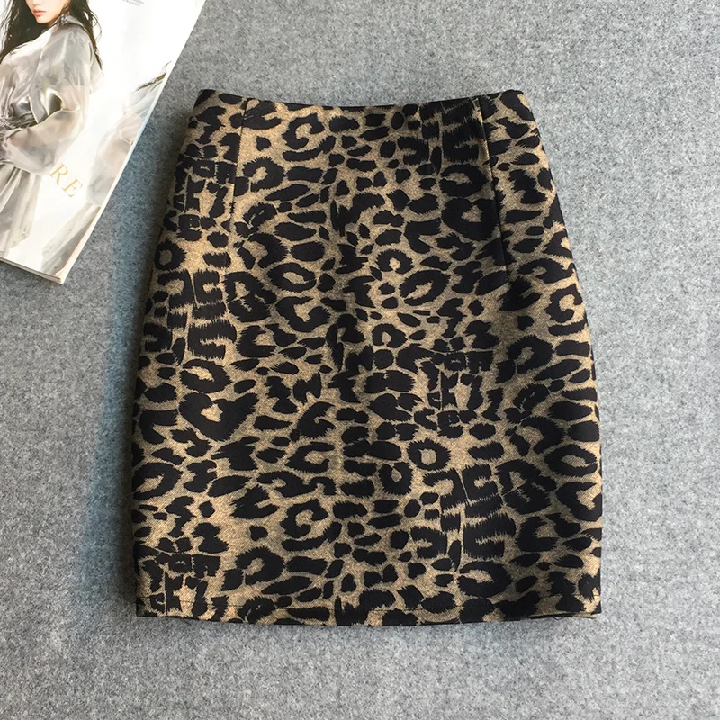 

Leopard Print Short Skirt Women's Autumn Winter New Korean Version High Waist Slim Skirt A Word Versatile Temperament