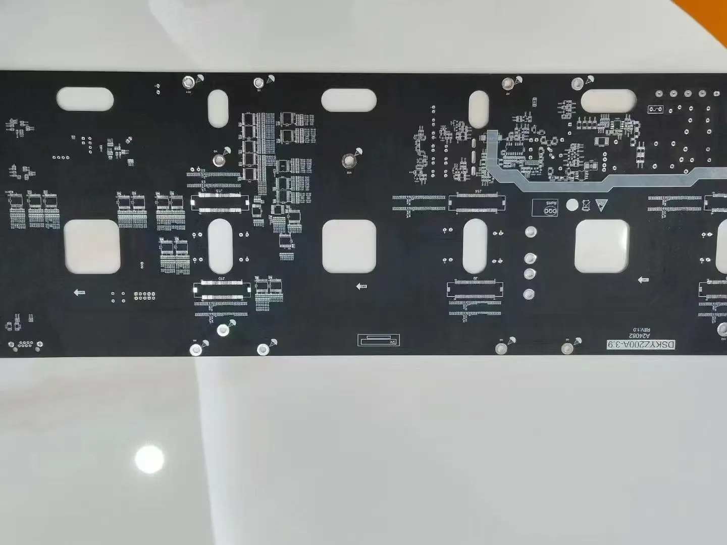 Black PCB Immersion Gold Surface Treatment Printed Circuit Board Factory with Various Surface Finishing Options
