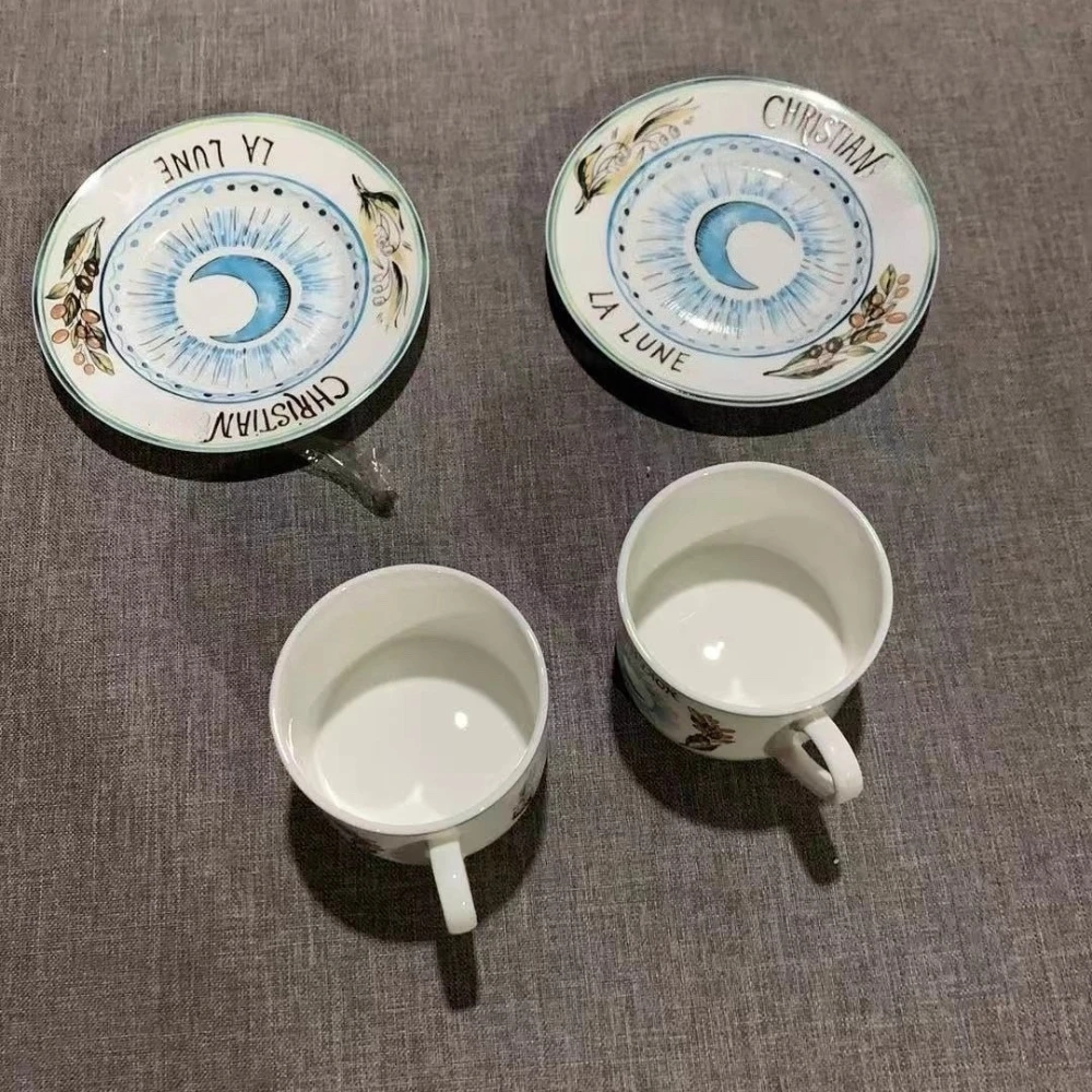 طقم فناجين قهوة وصحون مكون من 2 كوب و2 صحن، طقم فناجين قهوة وصحون صيني على شكل عظمة، علبة هدية.