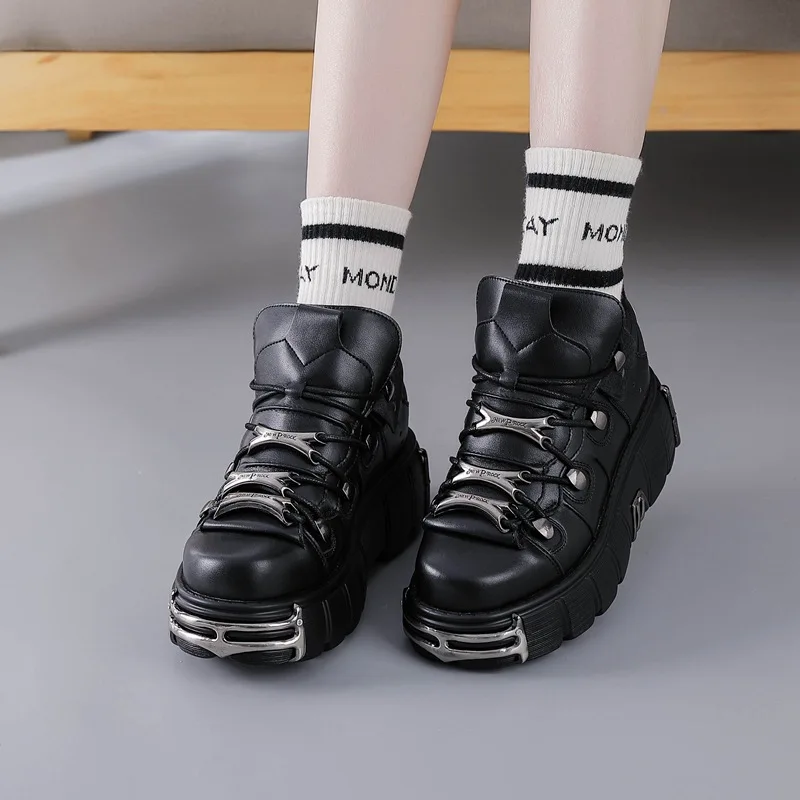 Winter Foreign Trade Large Size Velvet Women 2025 New Platform Women's Heavy Metal Punk Shoes