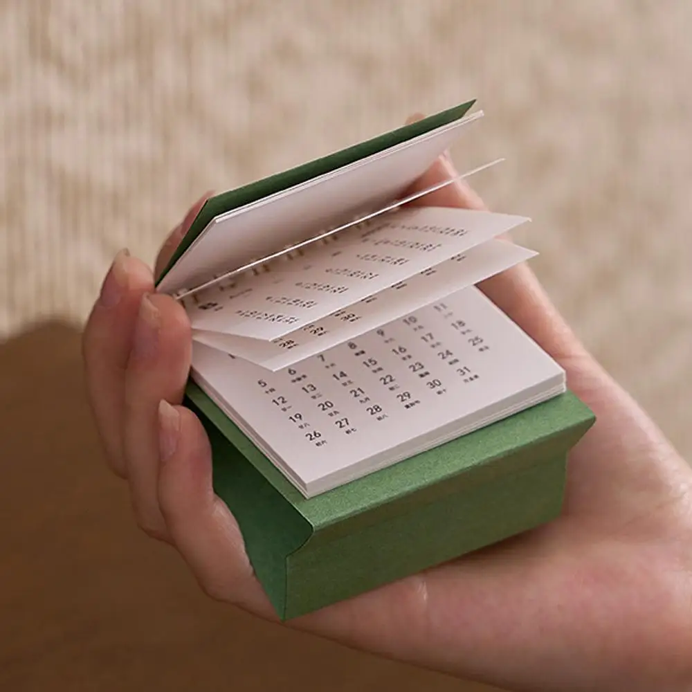 تقويم صغير محمول مبسط 2026 غير مطبوع 180 °   صفحة الوجه لتزيين سطح المكتب، تقويم نمط خطة التسجيل