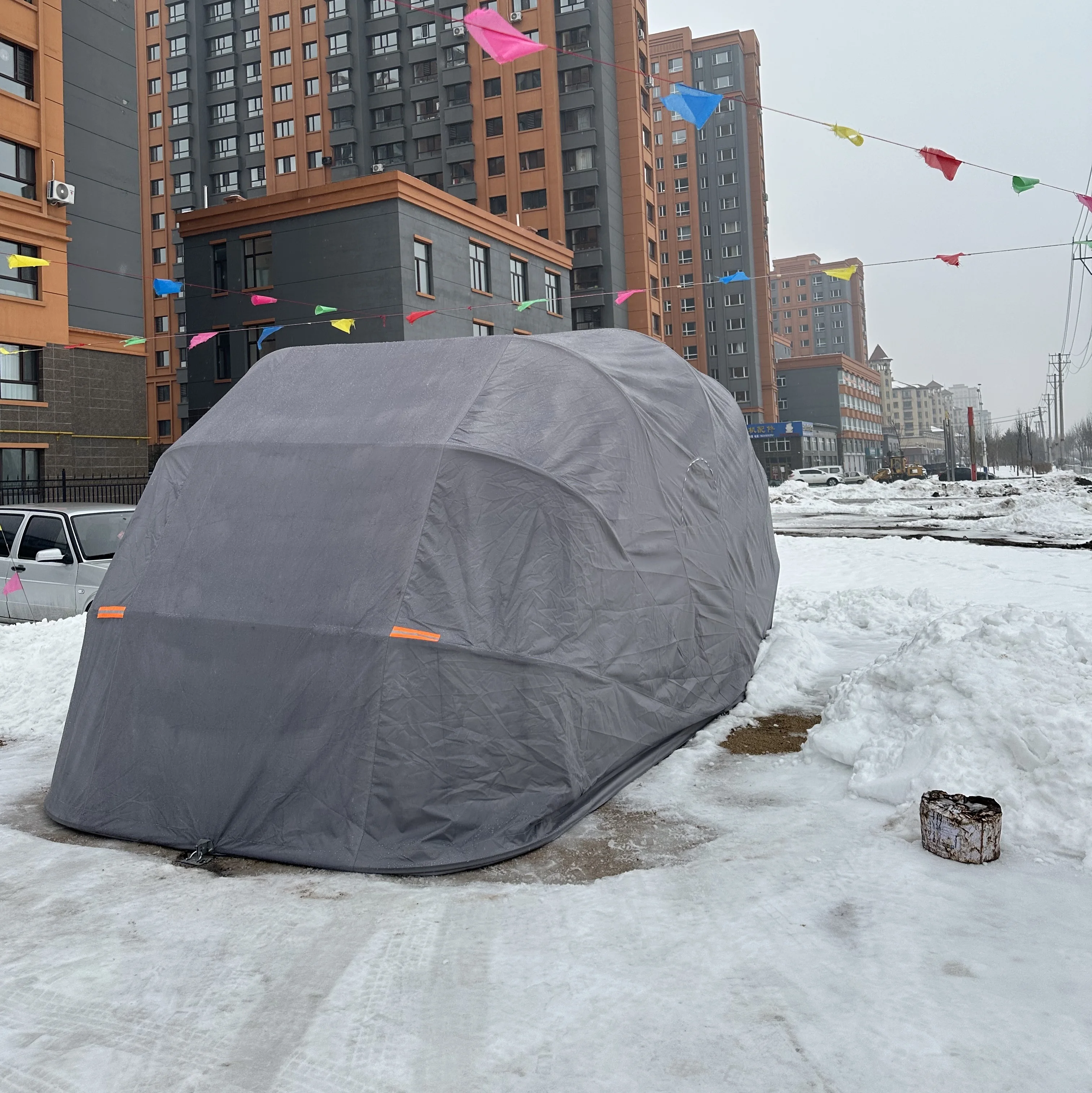 

Hot Selling Foldable Car Tent Garage Rainproof Parking Shed Car Shade Sunshade Warm Car Cover Garage