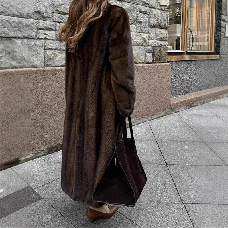 معطف فرو ممدود فضفاض بلون سادة سترة على الطراز الأوروبي الأمريكي الجديد مع رقبة على شكل حرف V ملابس خارجية أنيقة ودافئة وسميكة من الفرو #1