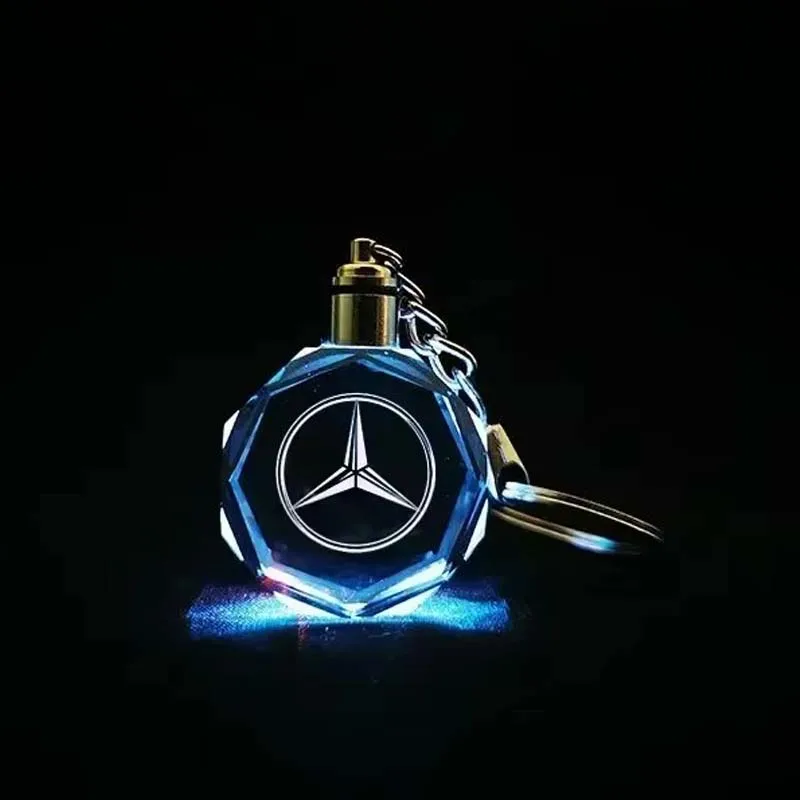 Llavero LED para coche, colgante de cristal, decoración para Mercedes Benz W205 W212 W204 W213 W203 W222 W211, accesorios para llavero