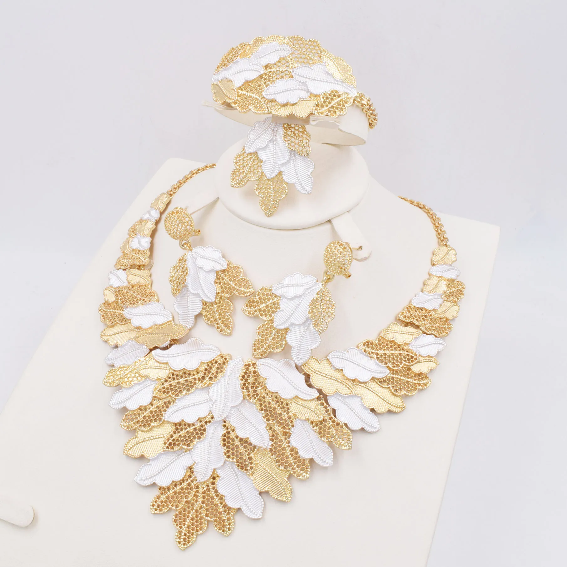 Italian Gold Plated Jewelry Set Dubai Gold Color High Quality Ladies Necklace Earrings Bracelet Rings Banquet Wedding Jewelry