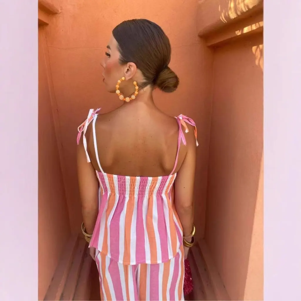 

Elegant Casual Fashion Set Trendy Unique Barcode Colors Light Luxury Women's Skirt And Top Ensemble