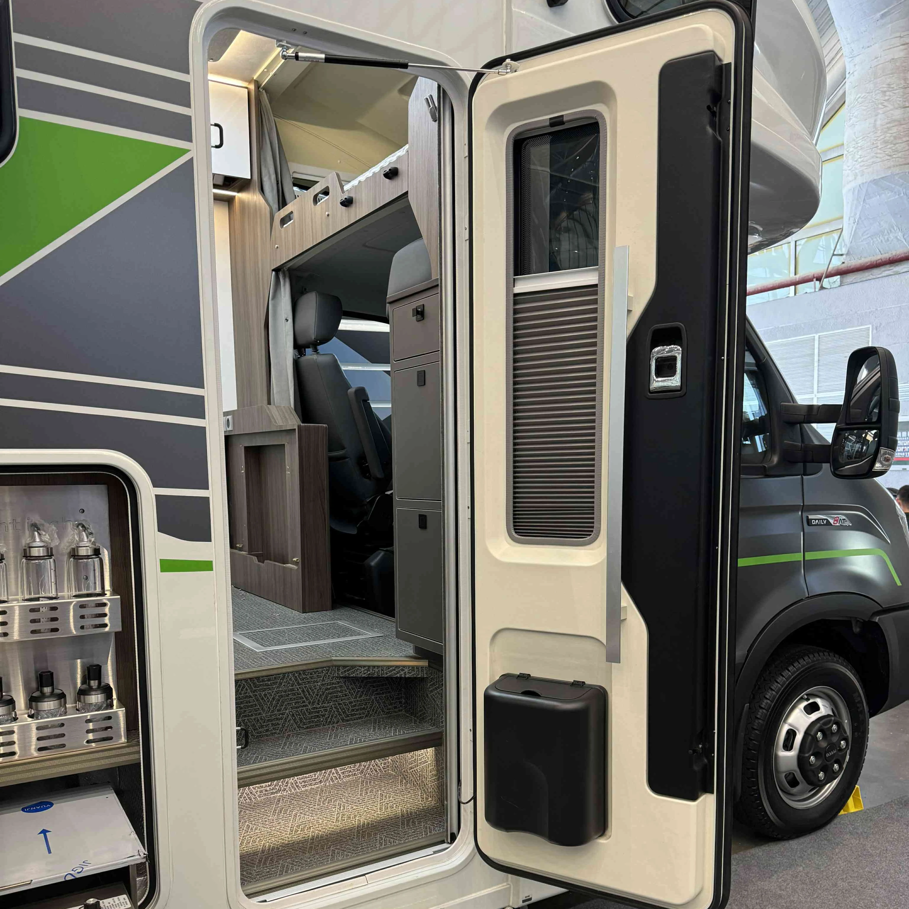 للبيع ملحق لوحة باب RV جديد 620*1800 مللي متر E13 معتمد للتخييم