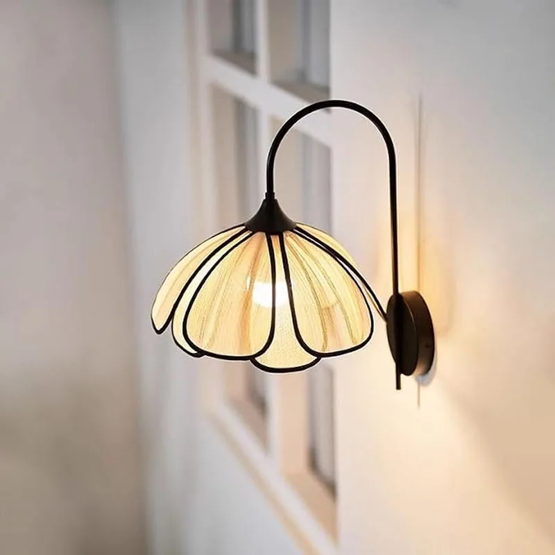 Wabi-Sabi Wall Light Rattan Weaving Petal Wall Lamp Hand Woven Wall Sconce Retro Bedroom Hotel Homestay Decorative Wall Lighting