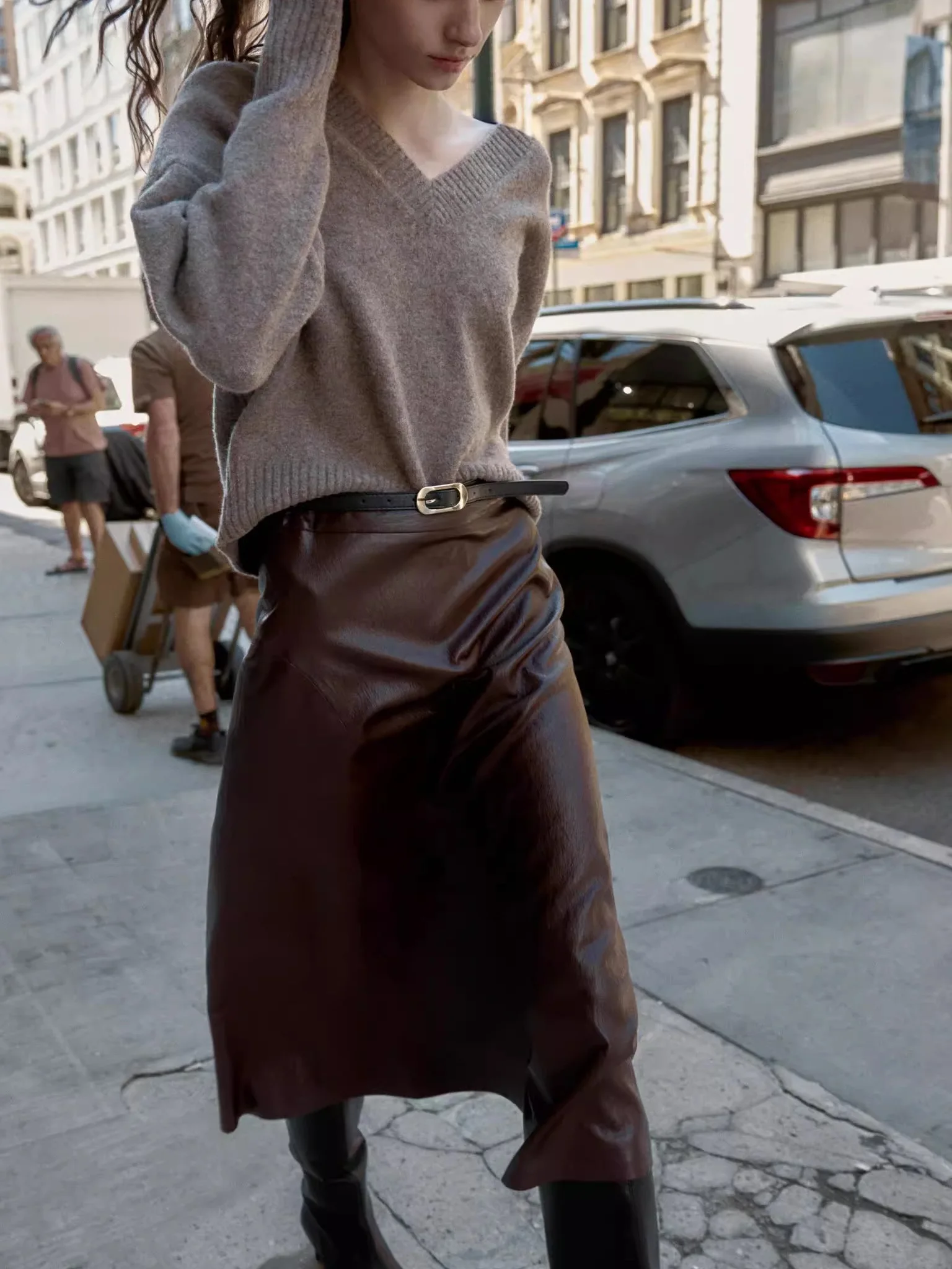 

Повседневная кожаная юбка-миди с высокой талией и поясом, новая осенняя женская одежда, юбка трапециевидной формы, свободная посадка, полиэстер...