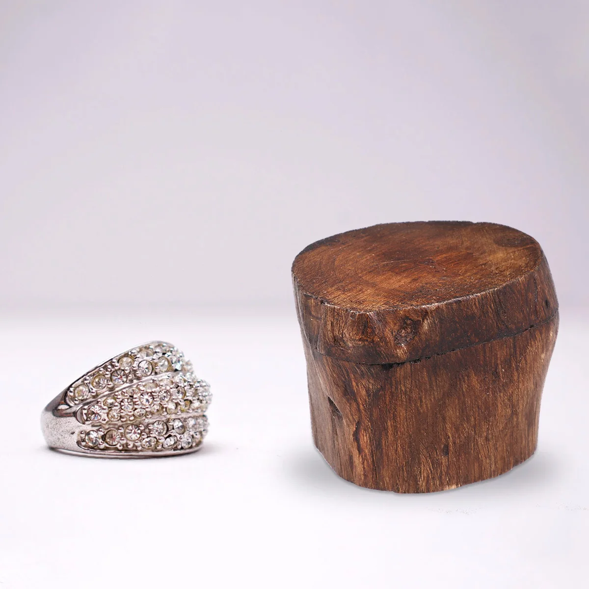 

Solid Wood Jewelry Box Retro Round Design Bracelet Earring Storage Organizer Vintage Style Desktop Drawer Case