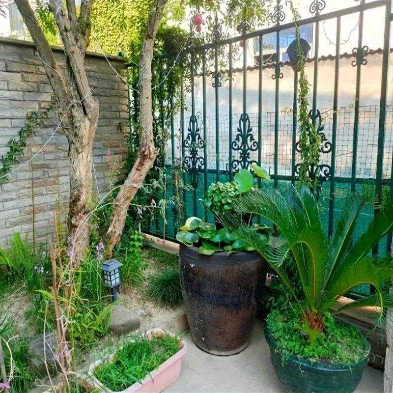 【شبكة تظليل الحديقة】هذا شبكة الظل، تتميز بتصميم منسوج بكثافة ومعزز بخياطة مزدوجة الخيط، مزودة بـ