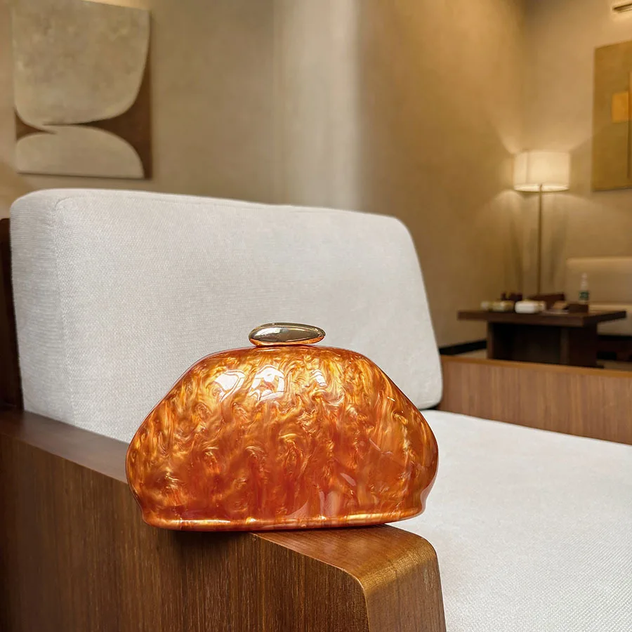 New shoulder messenger bag, special-shaped shell acrylic bag, niche design, light luxury dinner clutch bag